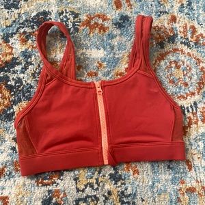 I’m selling an aerie sports bra size XS!